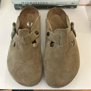 Birkenstock Bostons 39 tan suede soft beds